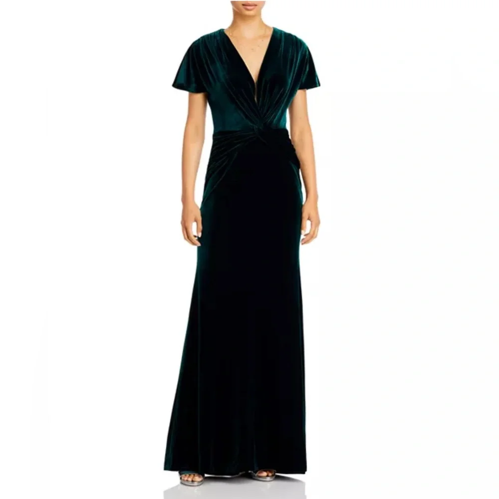 Aqua Women's V Neck Velvet Gown - 100% Exclusive - Green - Size 14 - Hunter